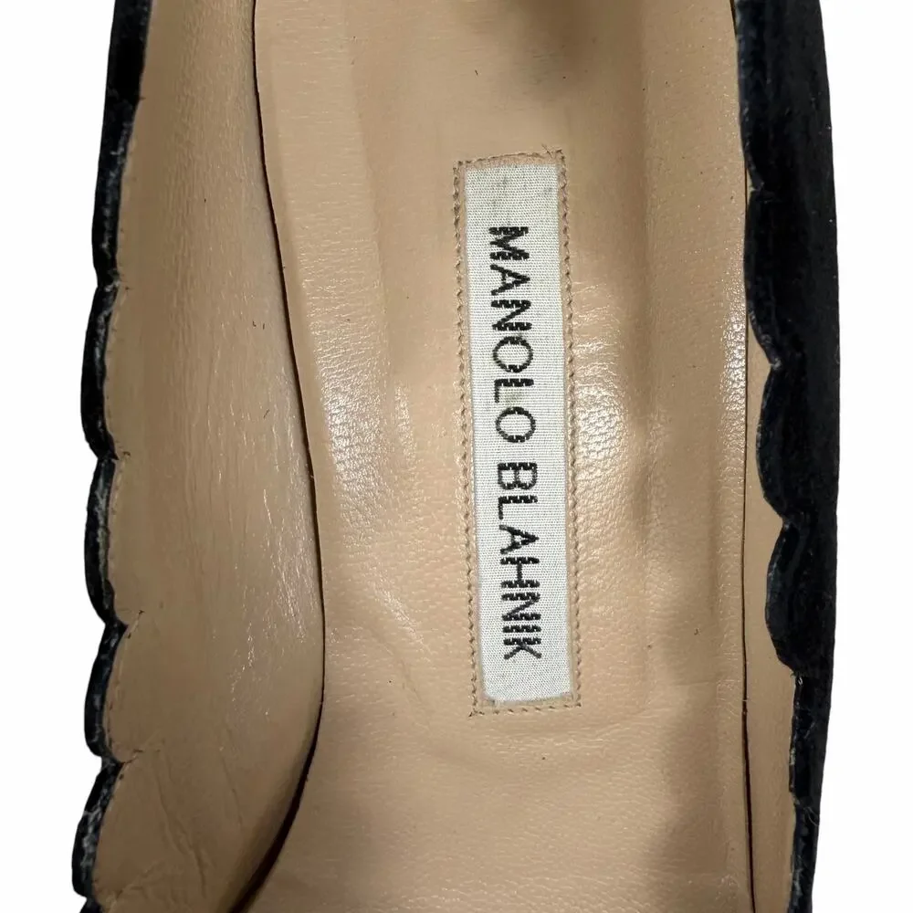 Manolo Blahnik Srilasca 50 Suede Scalloped Pump Black Size 38.5